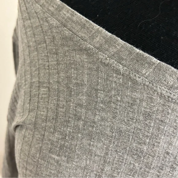 Masai medium gray pullover long sleeve
Size M - Picture 5 of 9
